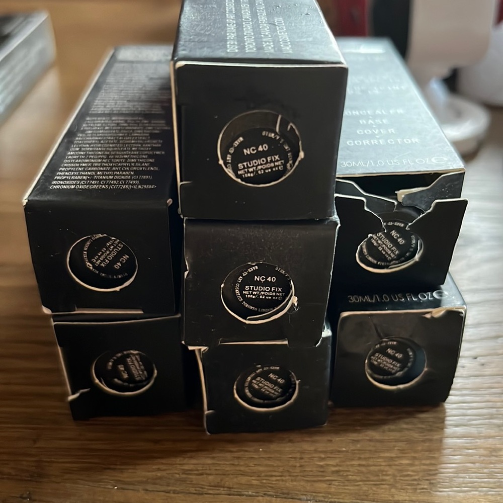 Mac concealer NC40